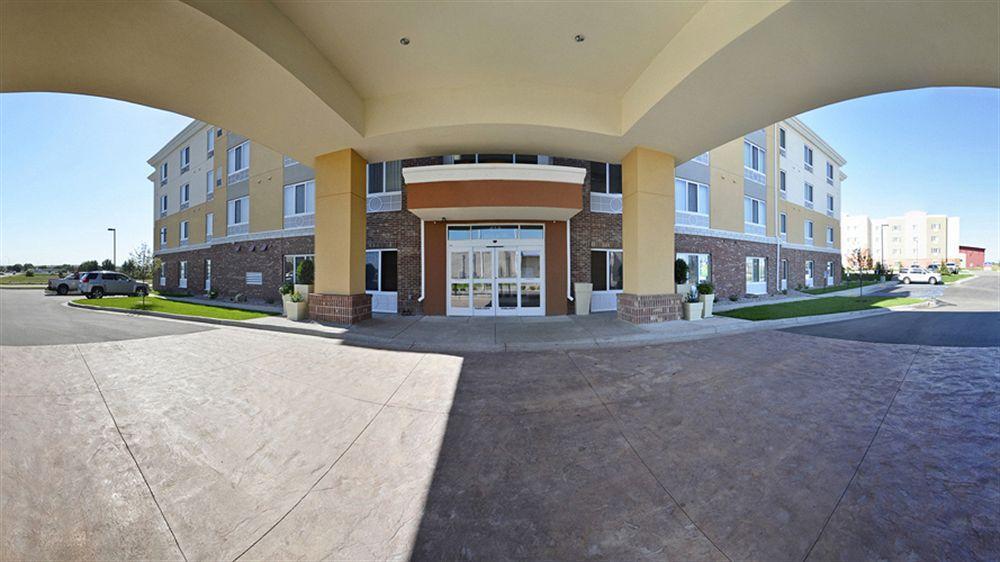 Holiday Inn Express & Suites - Williston, An Ihg Hotel Exterior photo